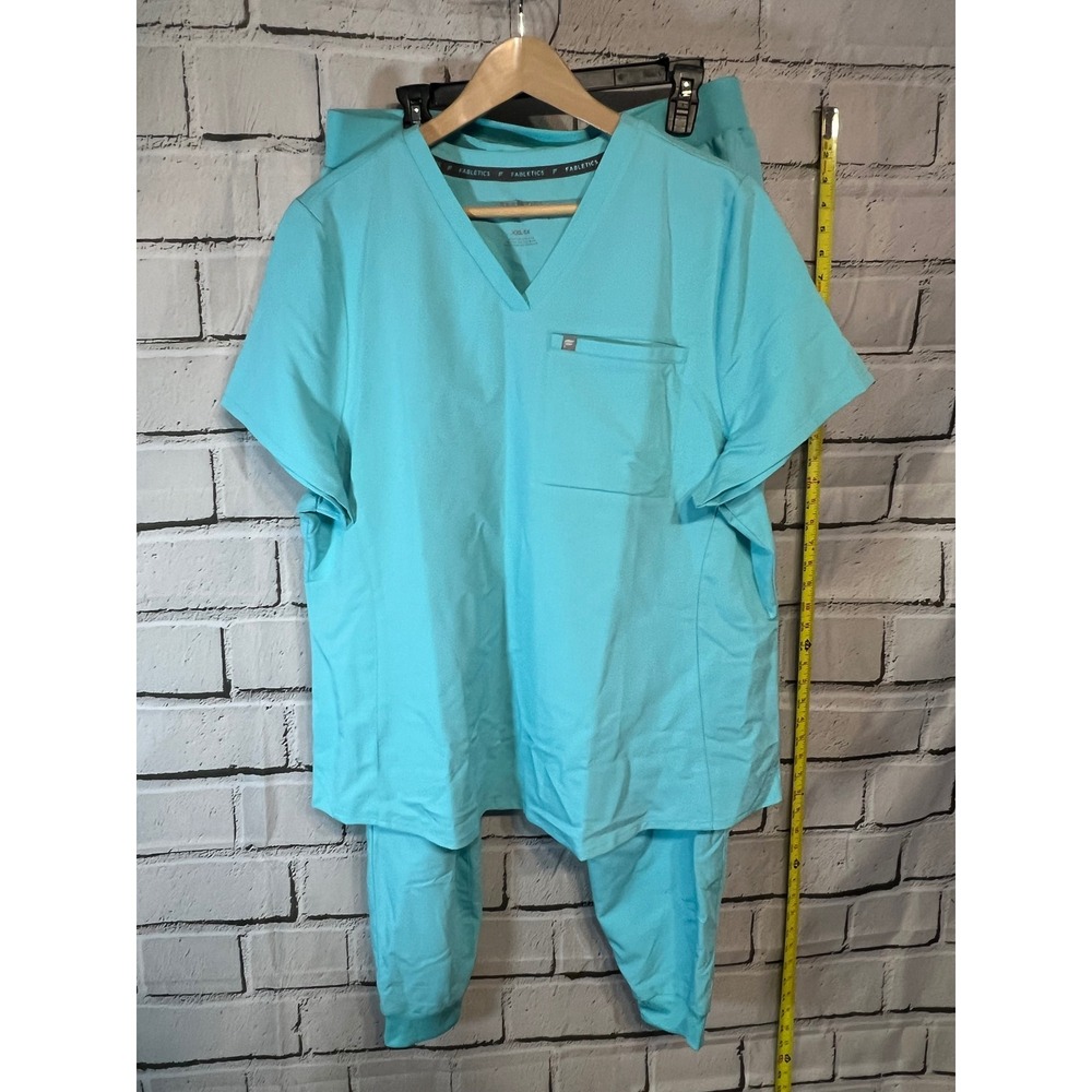 Fabletics Scrubs Set Baby Blue V-Neck Top Jogger Pants 1X womens